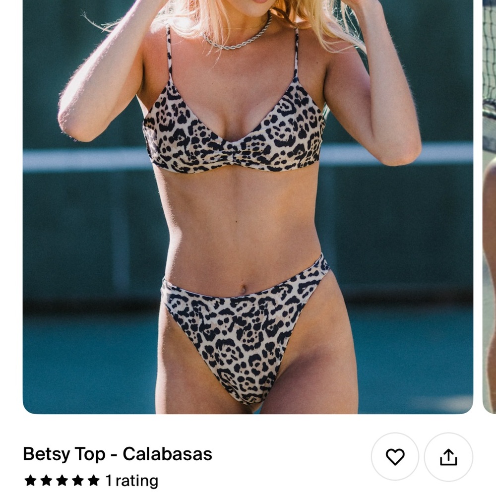 Skatie Bikini top NWT